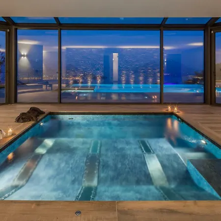 Someraro Sleeps 10 Pool Air Con Wifi Stresa