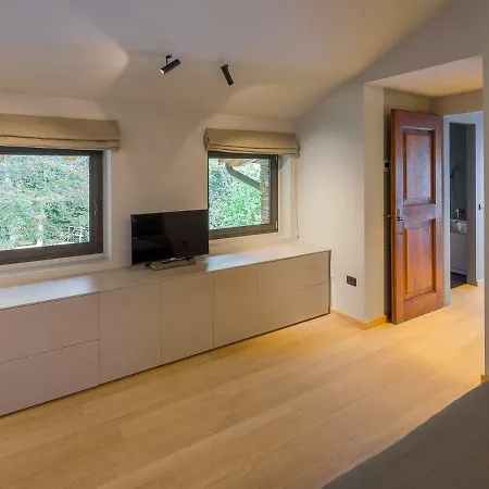 Someraro Sleeps 10 Pool Air Con Wifi Villa Stresa