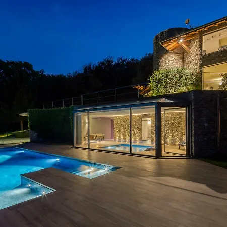 Someraro Sleeps 10 Pool Air Con Wifi Stresa